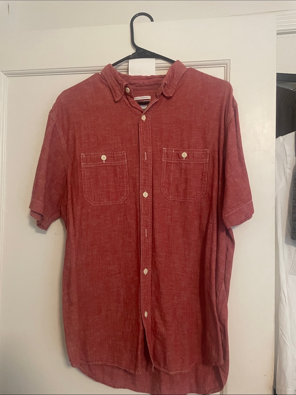 Old Navy Men's Short-Sleeve Button-Down Shirt in Brick Red